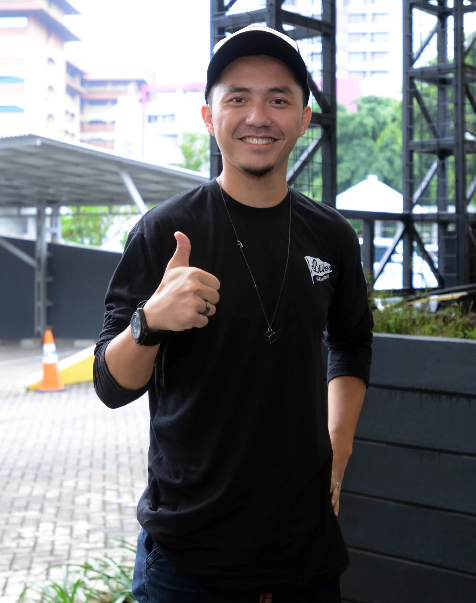 Omesh beri tips sebelum pergi touring naik motor © KapanLagi.com®/Muhammad Akrom Sukarya