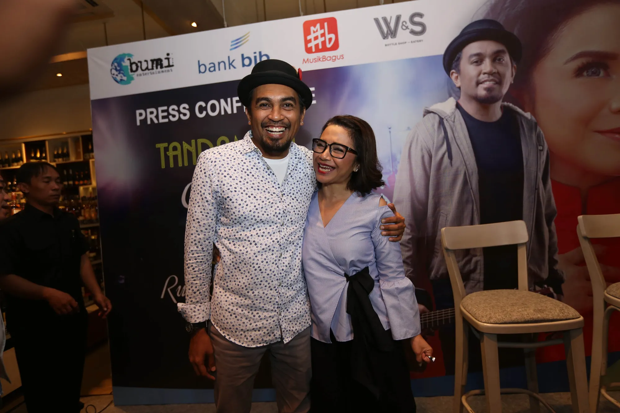 Glenn bahagia tiket konser untuk Ruth Sahanaya habis ©KapanLagi.com®/Budy Santoso