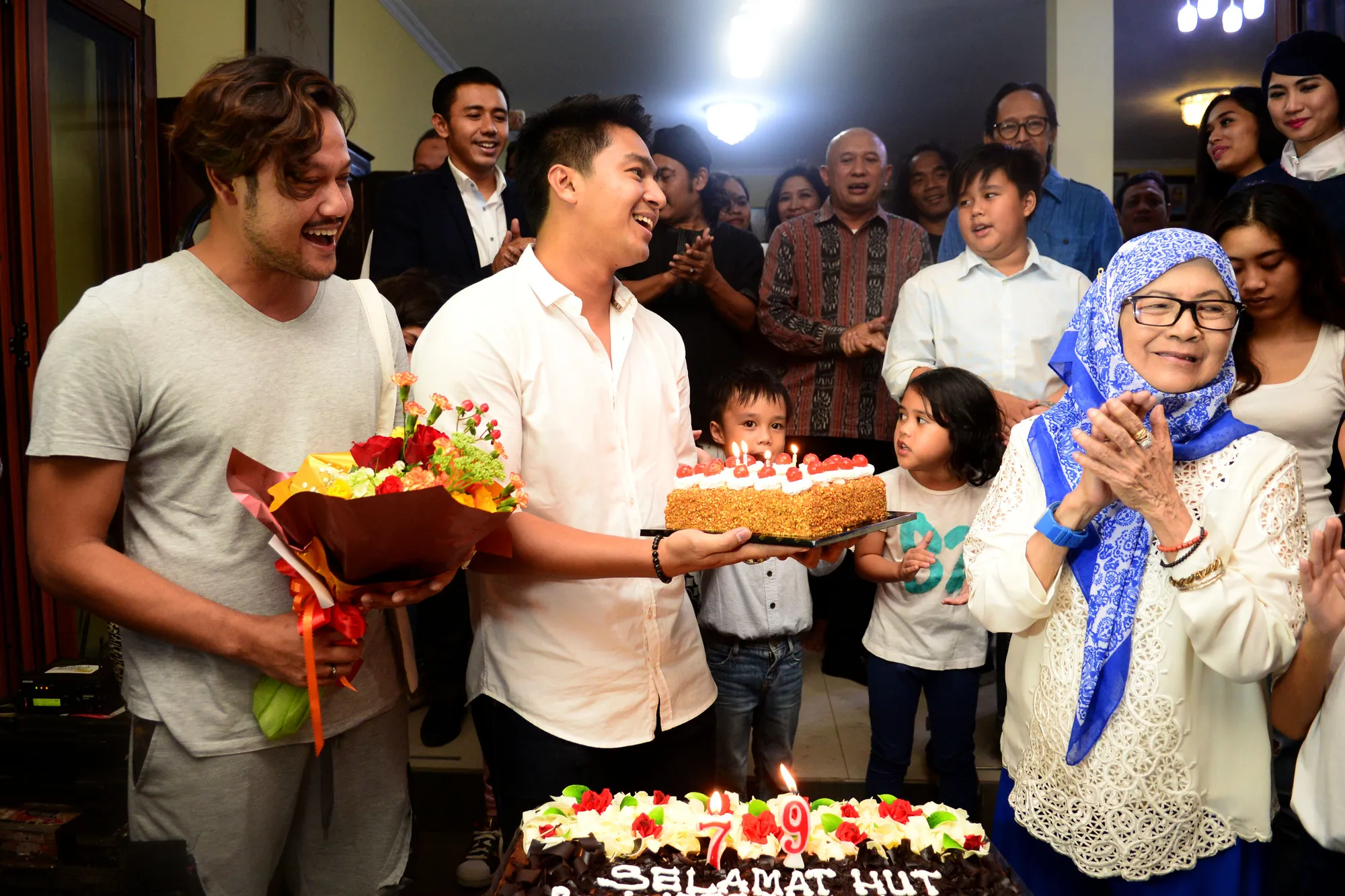 Bunda ngefans pada Dwi dan Deva ©KapanLagi.com®/Bayu Herdianto