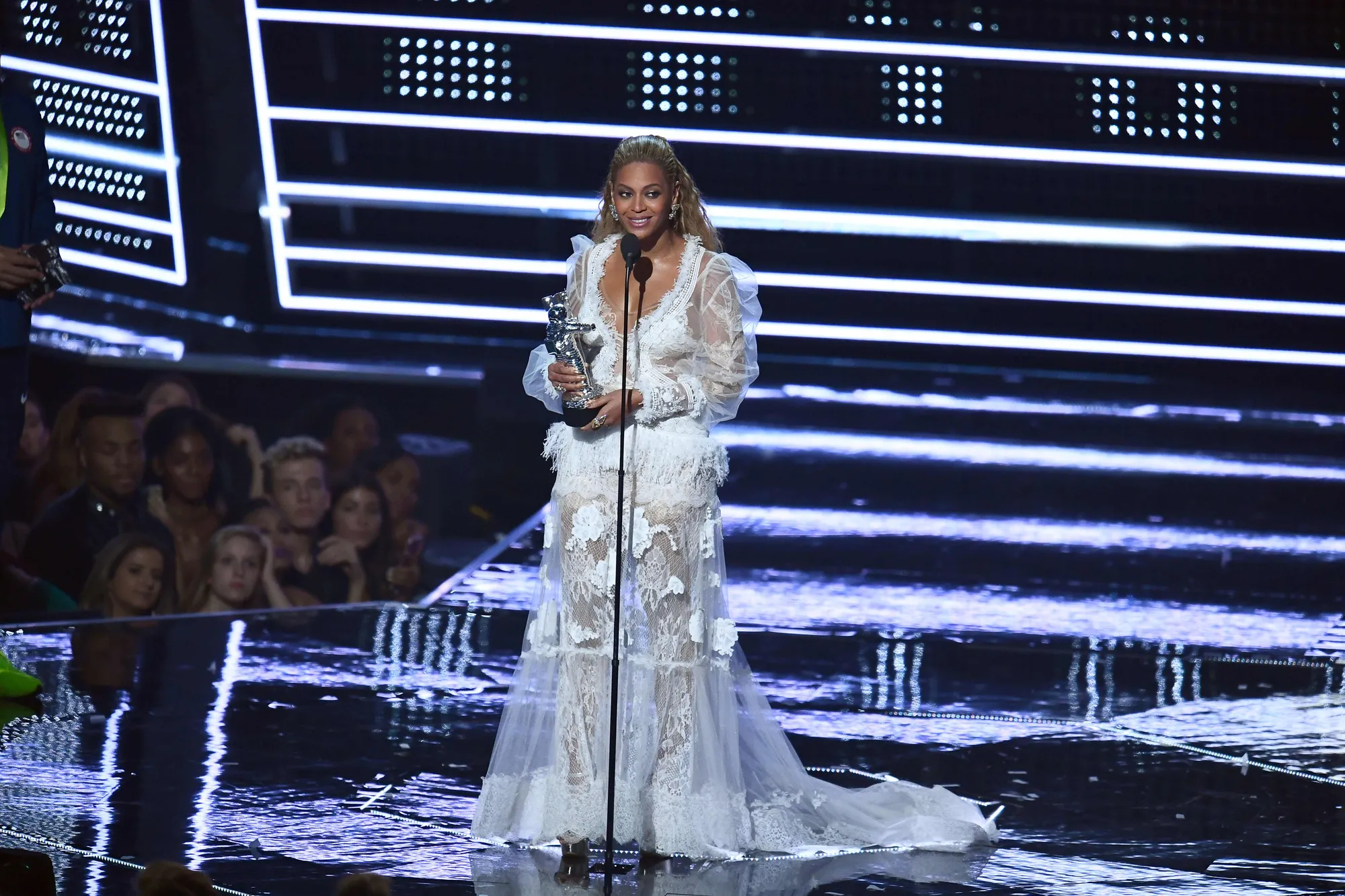 Michel Gondry sebut kalau Beyonce Knowles milik msuic video yg belum dirilis