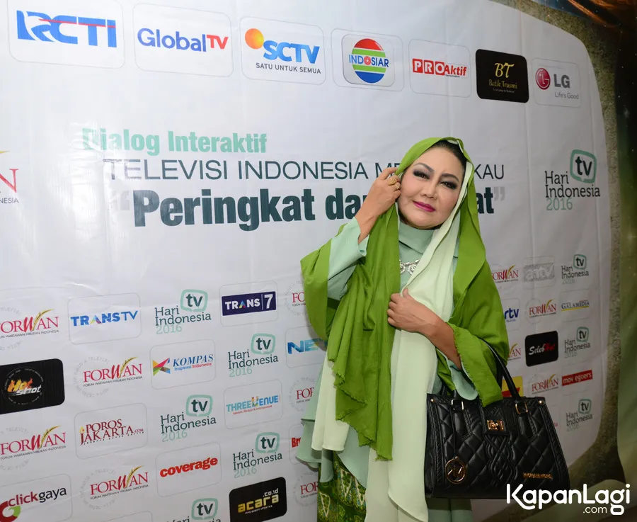 Erna Santoso prihatin dan shock saat Aa Gatot ditangkap polisi © Kapanlagi.com/Muhammad Akrom Sukarya