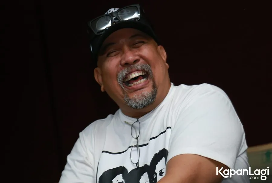 Keluarga Indro belum sempat nonton WARKOP DKI: REBORN: JANGKRIK BOSS PART 1. © KapanLagi.com/Agus Apriyanto