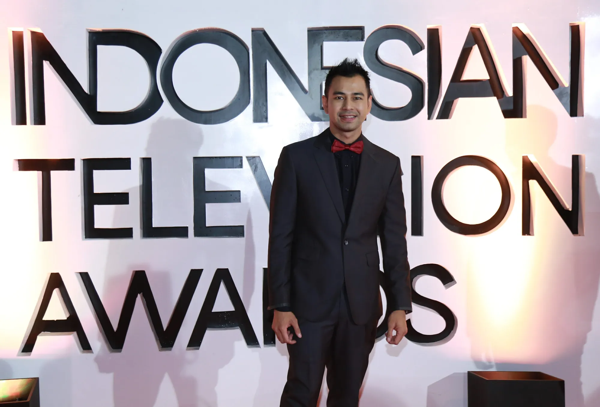 Bersama Julia Perez dan Vicky Prasetyo, Raffi Ahmad siap menjadi dewan cinta Take Me Out Indonesia © KapanLagi.com/Agus Apriyanto