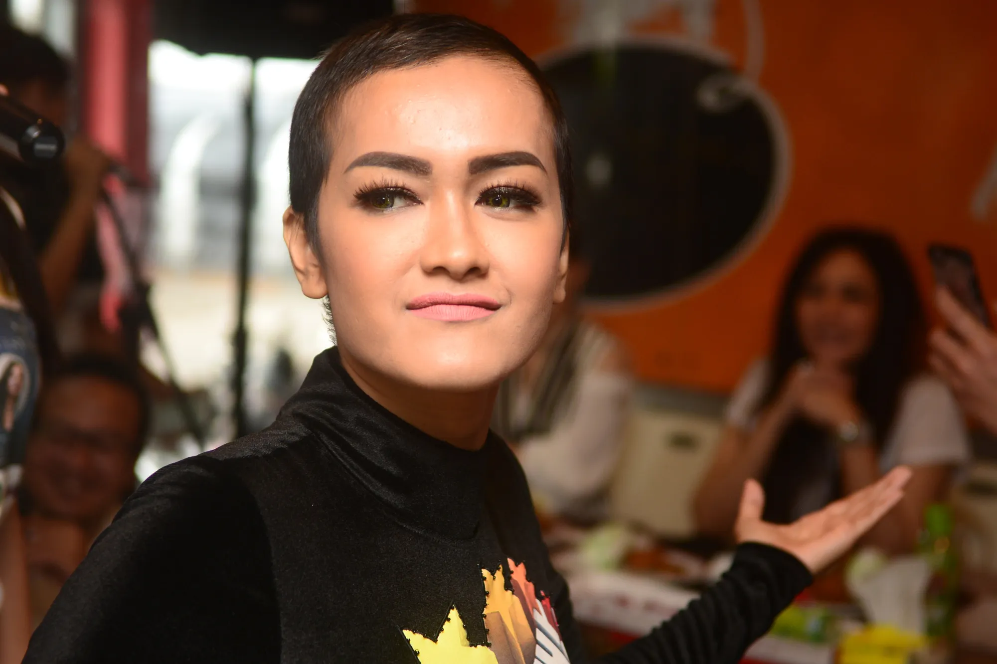 Julia Perez merasa masih bisa kerja meski sedang dalam proses penyembuhan © KapanLagi.com®/Bayu Herdianto
