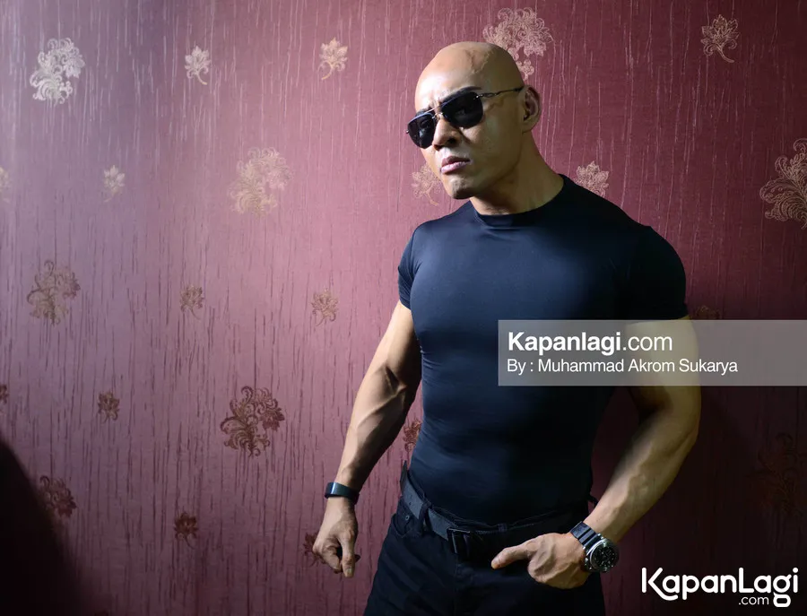 Deddy bertugas membacakan doa umat di pernikahan Sandra Dewi © KapanLagi.com®/Akrom Sukarya