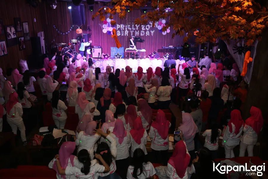 Kemeriahan ulang tahun Prilly.