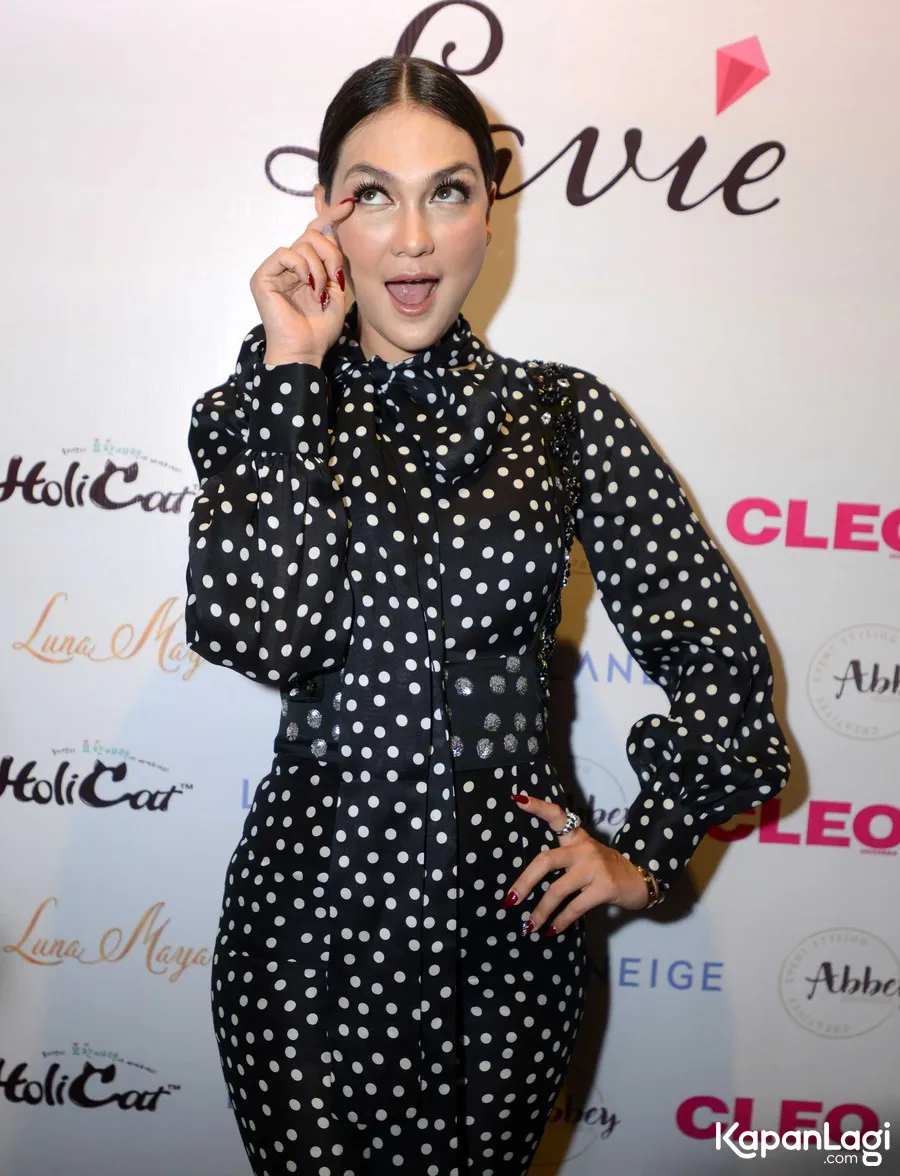 Luna Maya sempat tak percaya diri dengan bentuk matanya © KapanLagi.com/Muhammad Akrom Sukarya