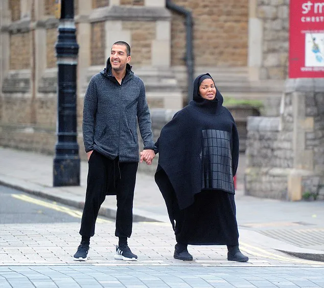Janet Jackson dan Wissam Al Mana bercerai setelah dikarunai seorang bayi laki-laki pada Januari silam