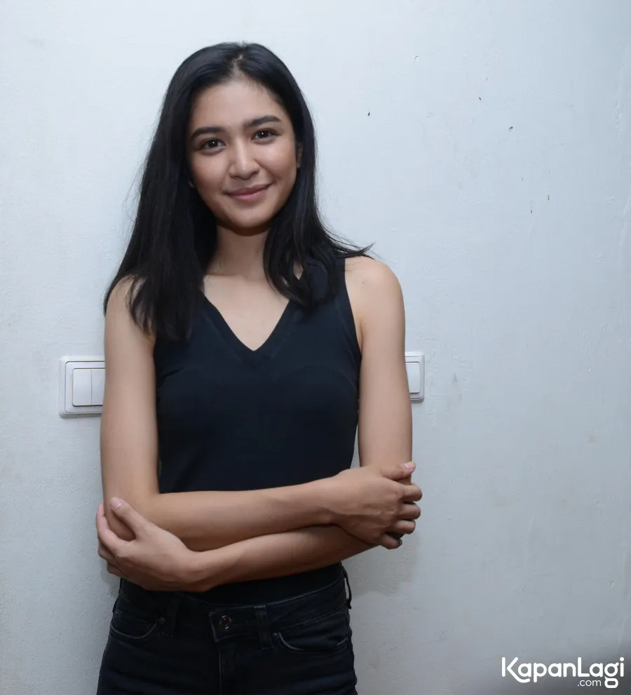 Mikha terkesan dengan bandara baru di Jakarta © KapanLagi.com®/Akrom Sukarya