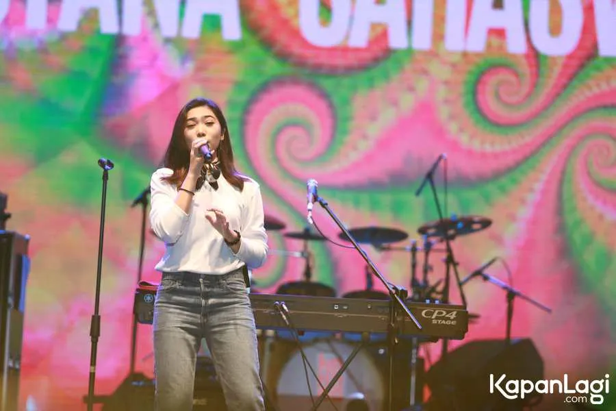 Isyana Sarasvati saat ini sedang dalam tahap penyembuhan pasca operasi mata. © KapanLagi.com/Agus Apriyanto
