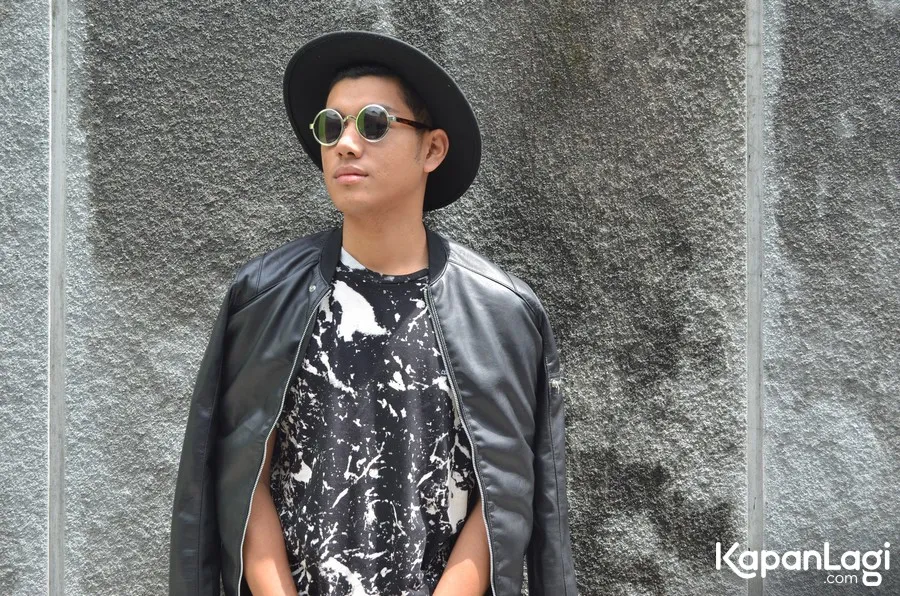 Jaz mendapatkan piala Pendatang Baru Paling Ngetop dari SCTV Music Awards 2017 © KapanLagi.com