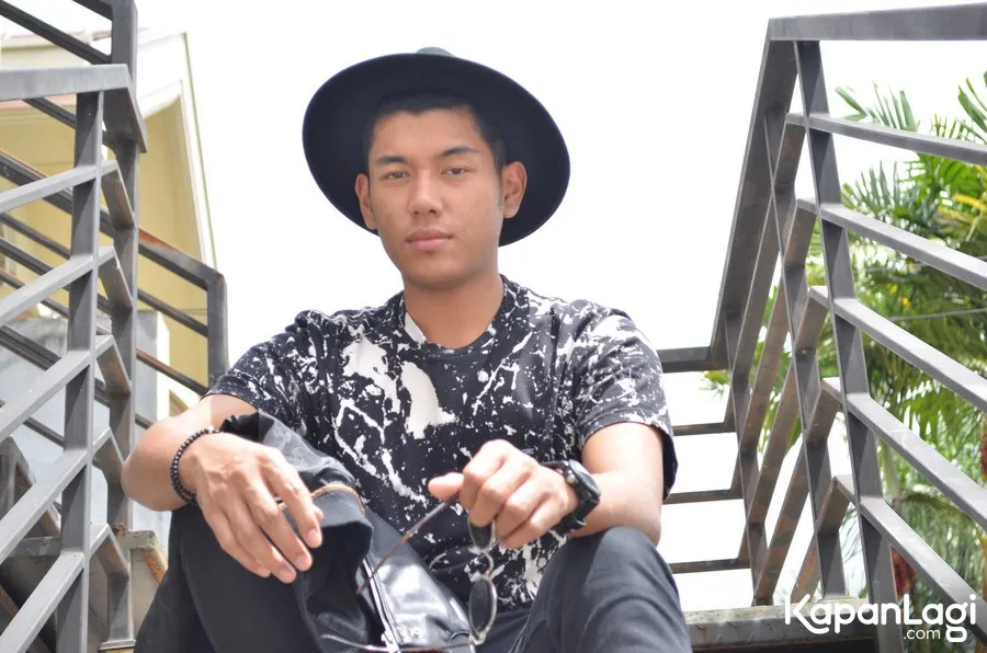 Jaz mendapatkan inspirasi bikin lagu 'Dari Mata' saat main PS bareng teman-temannya © KapanLagi.com