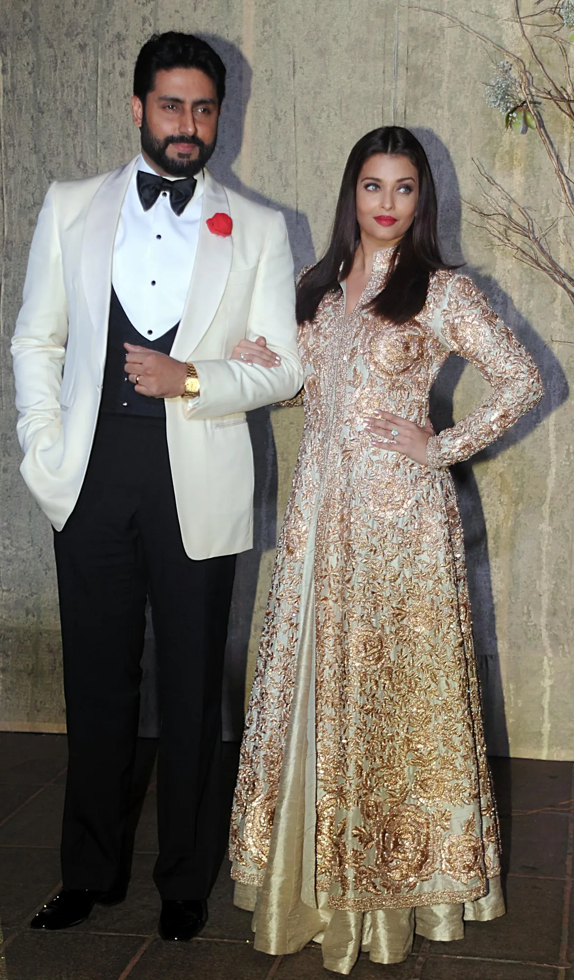 Aishwarya baik-baik saja bukan? ©AFP