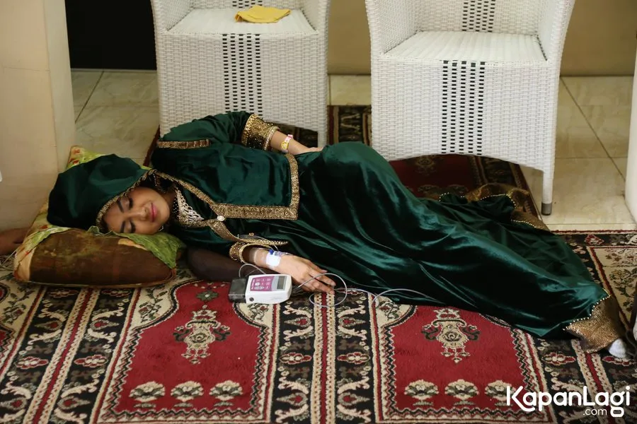 Karena kelelahan, operasi syaraf tulang belakang yang akan dijalani Julia Perez hari ini harus tertunda © KapanLagi.com/Agus Apriyanto