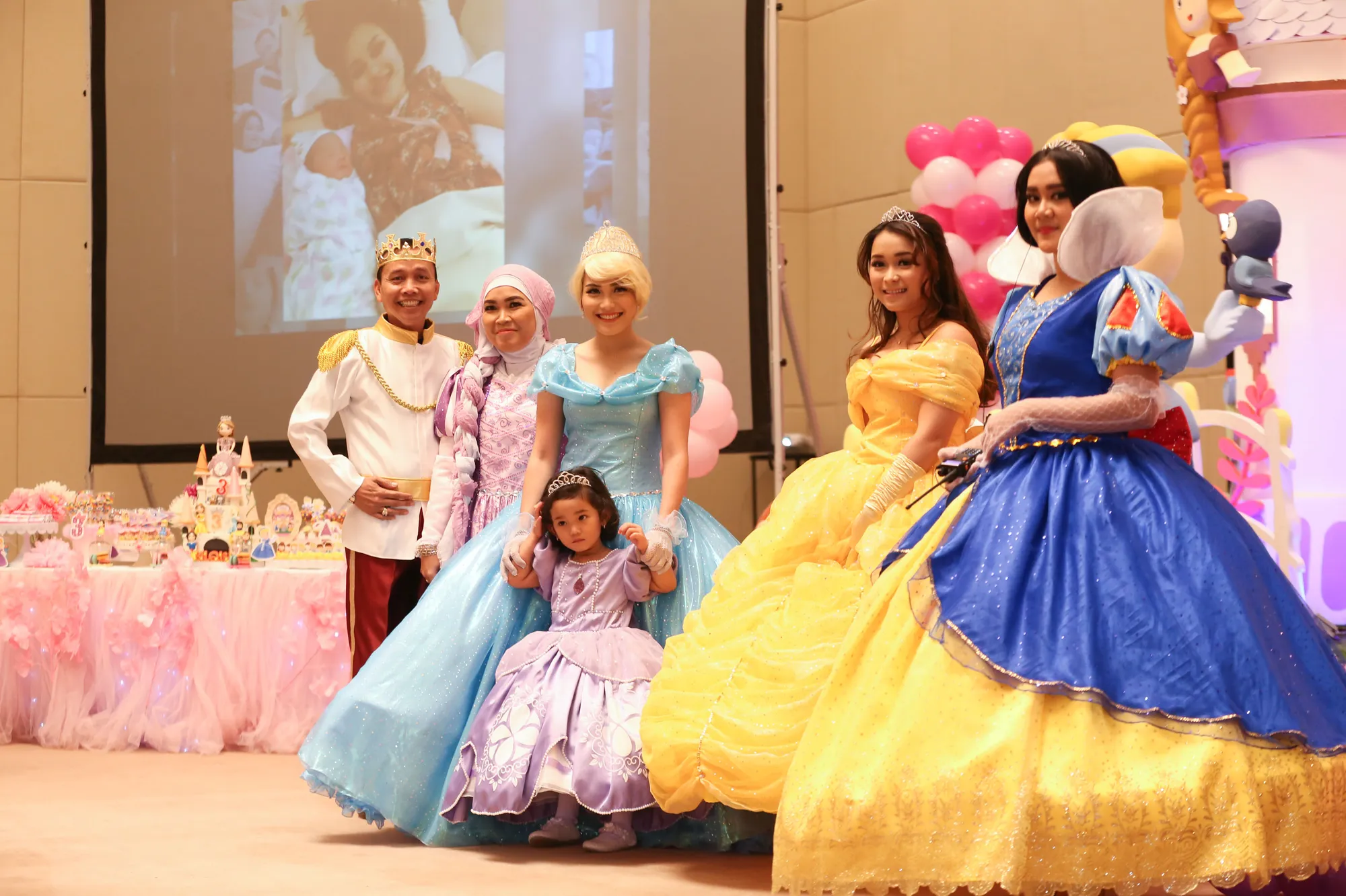 Sudah punya kehidupan masing-masing, Ayu Ting Ting tak ingin membahas lagi soal Enji © KapanLagi.com/Budy Santoso