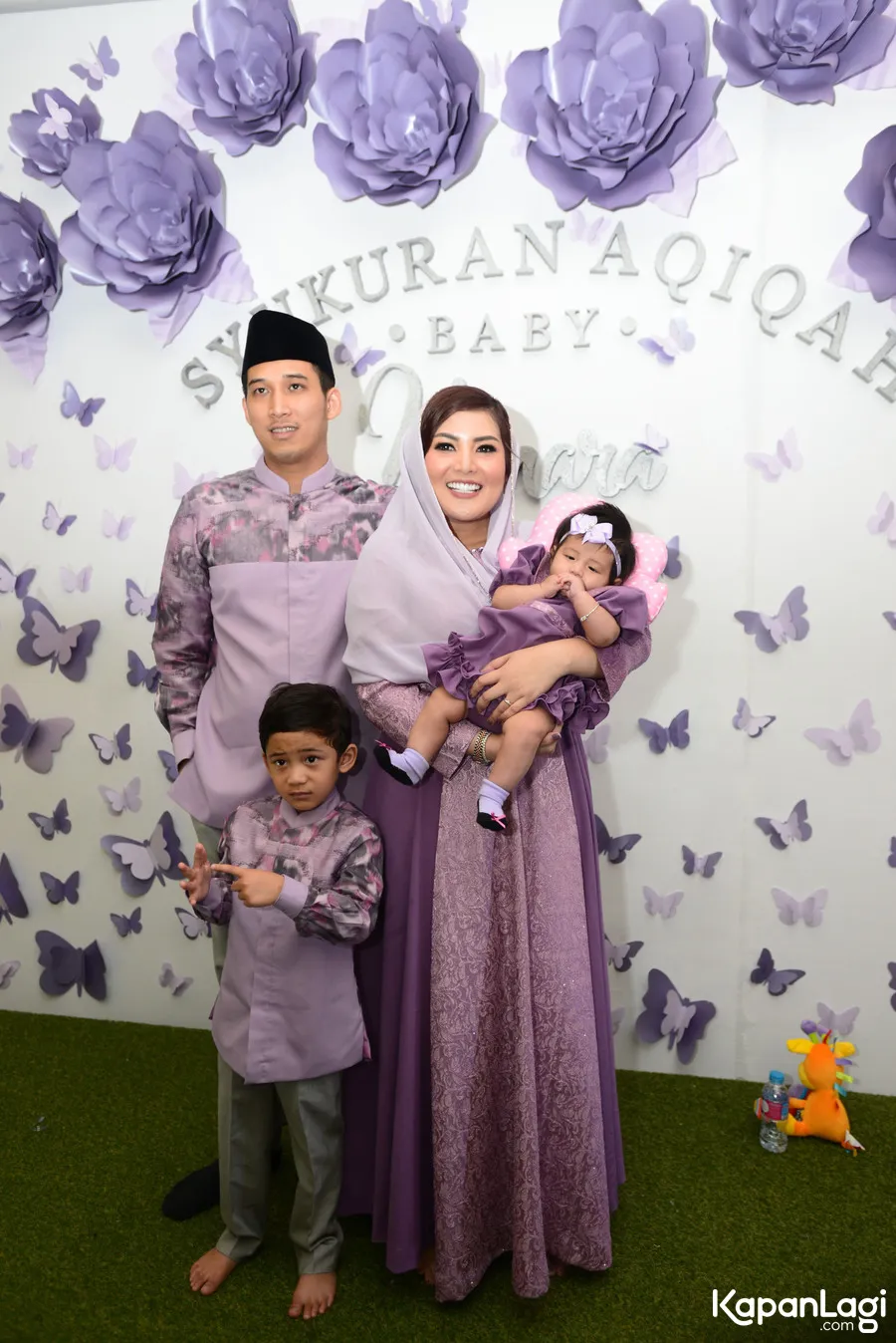 Nindy mengaku galau ketika harus mencukur rambut Baby Kanara © Kapanlagi.com/Bayu Herdianto