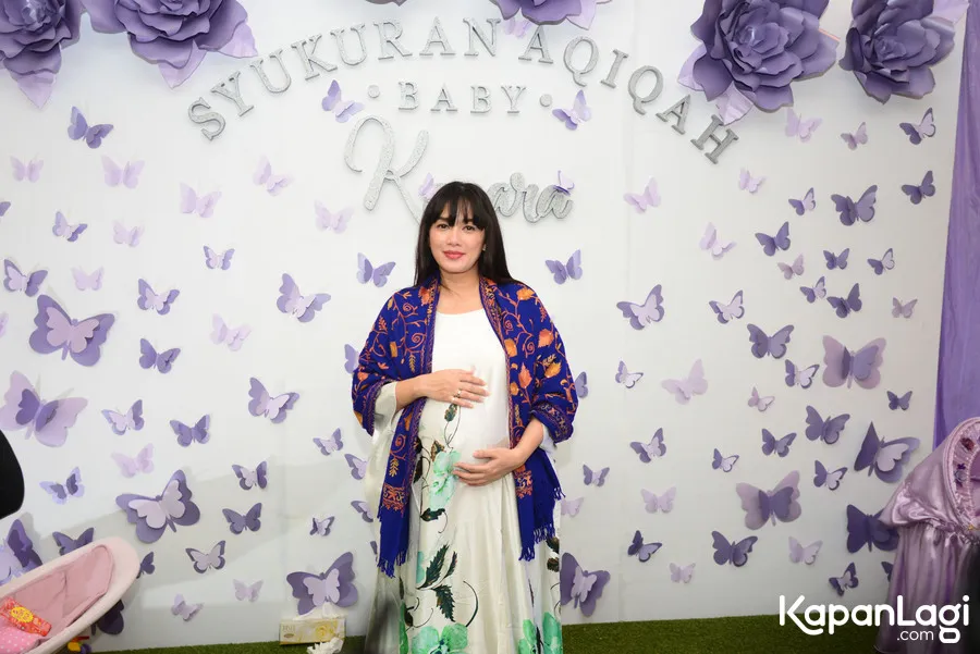 Usia kandungan sudah 9 bulan, Ussy Sulistiawaty persiapkan kelahiran anak. © KapanLagi.com/Bayu Herdianto