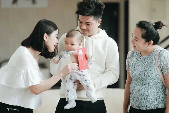 Kesibukan syuting diakui Glenn membuatnya cukup khawatir akan kehilangan momen sebagai seorang Ayah © instagram.com/glennalinskie
