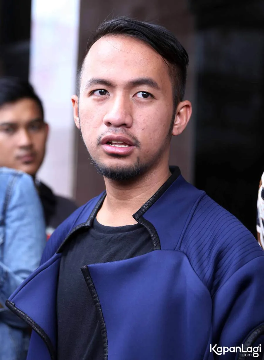 Lucky, asisten Jupe kabur lihat awak media © KapanLagi.com®/Bayu Herdianto