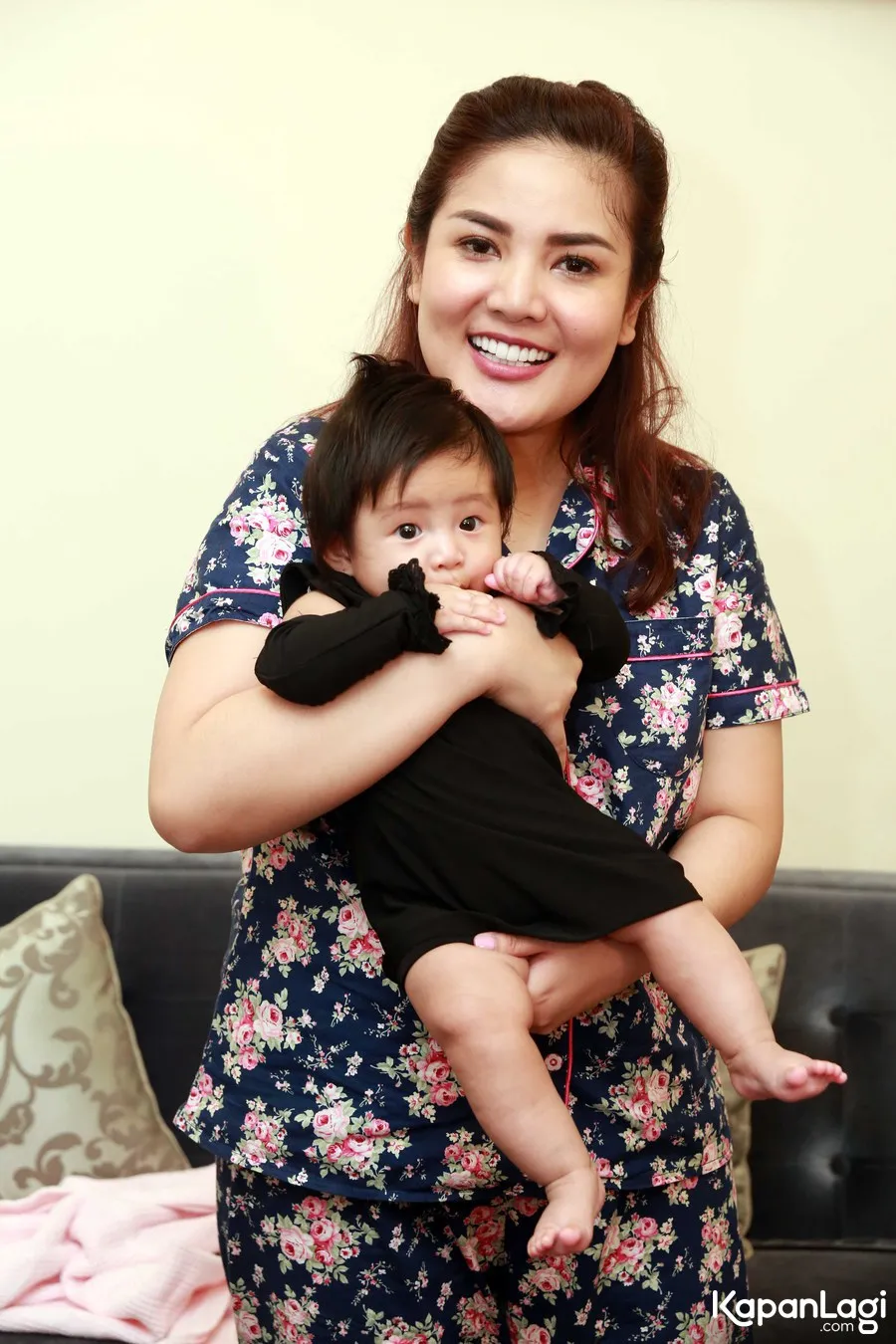 Nindy targetkan sudah kembali ke berat badan idealnya saat usia Baby Kanara injak satu tahun © KapanLagi.com/Muhammad Akrom Sukarya