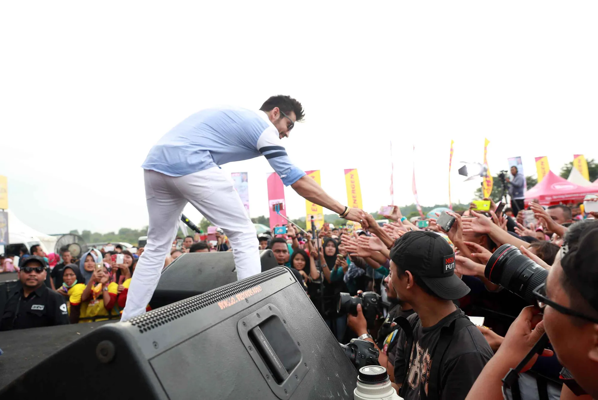 Arjit bahagia ketika meet and greet di Bandung dan Surabaya tahun 2016 lalu ©KapanLagi.com®/Muhammad Akrom Sukarya