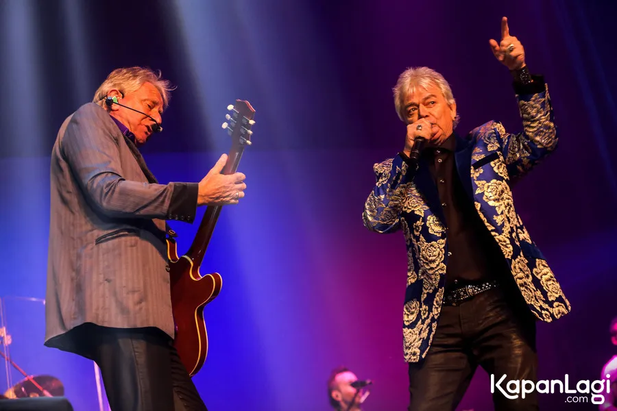 Air Supply membawakan lagu I Adore You untuk pertama kalinya di Indonesia. © KapanLagi.com/Budy Santoso