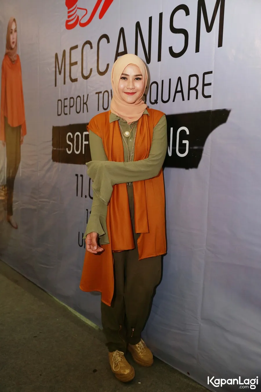 Bikin terpesona! Penampilan Zaskia terlihat begitu stylish. © KapanLagi.com/Muhammad Akrom Sukarya