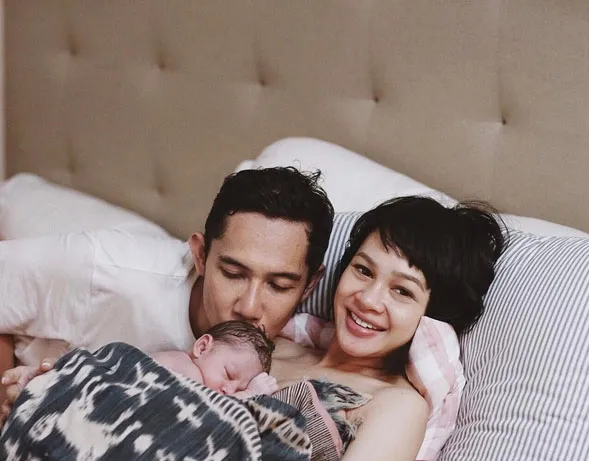 Bagi Andien, ia pun merasa seperti dilahirkan kembali saat anaknya pun lahir ke dunia © instagram.com/andienaisyah