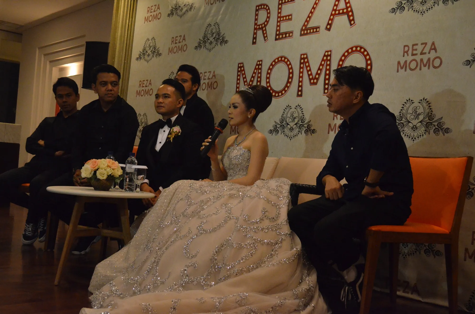 Sekali seumur hidup, Reza dan Momo total dalam mempersiapkan acara pernikahan mereka © KapanLagi.com/Natanael Sepaya