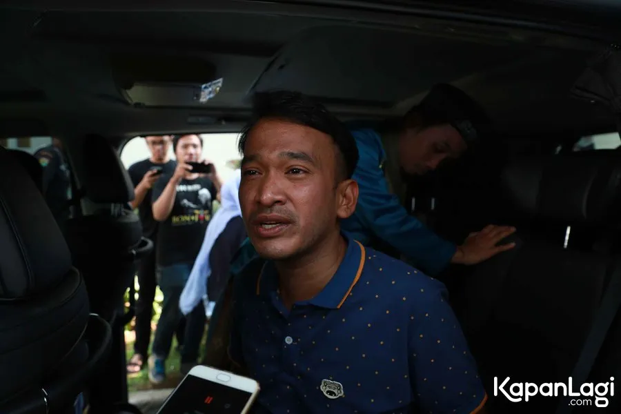 Ruben tetap berteman dengan Ayu © KapanLagi.com®/Akrom Sukarya