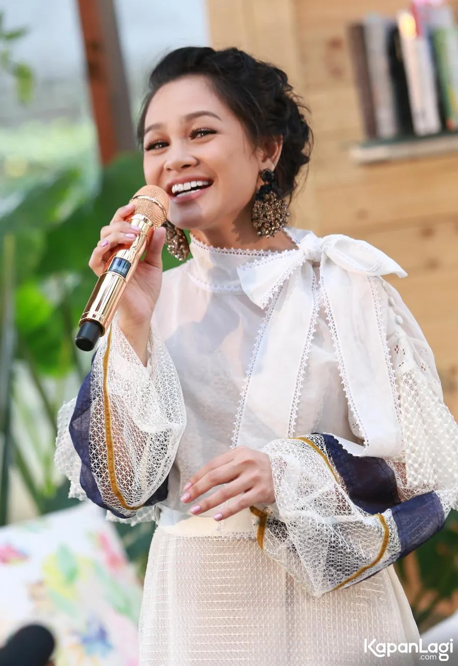 Andien menikmati perannya sebagai ibu © KapanLagi.com/Agus Apriyanto