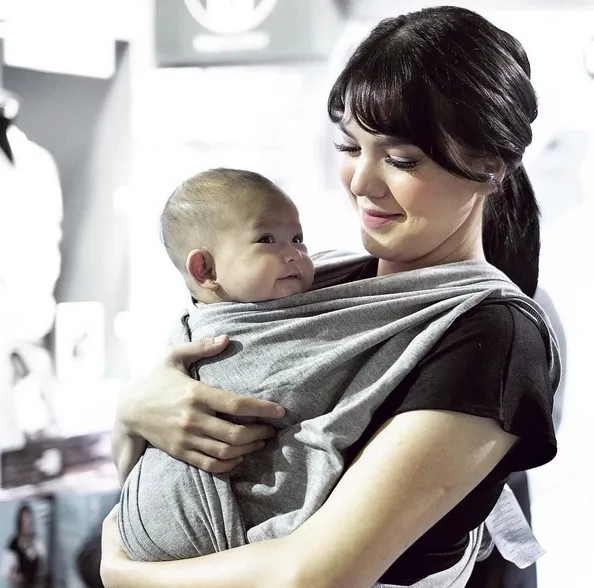 Menikmati perannya sebagai ibu, Alice Norin mengaku cukup sering mengajak Baby Alita ke tempat kerja © instagram.com