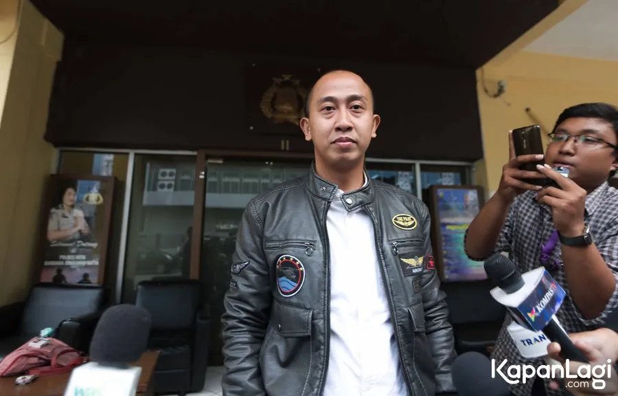 Kuasa hukum Iwa K bercerita kalau rapper tanah air itu merasa menyesal dan sempat menangis. © KapanLagi.com/Budy Santoso