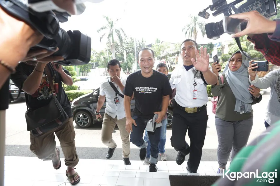 Setelah diperiksa, diputuskan bahwa Iwa K akan menjalani proses rehabilitasi. © KapanLagi.com/Budy Santoso