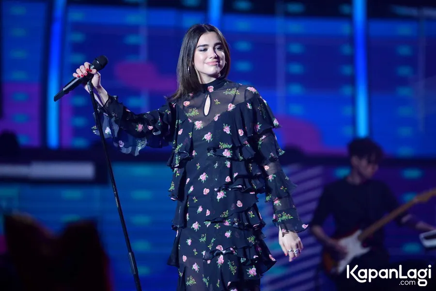 Dua Lipa sangat excited dengan kolaborasinya bersama Chris Martin © KapanLagi.com/Bayu Herdianto