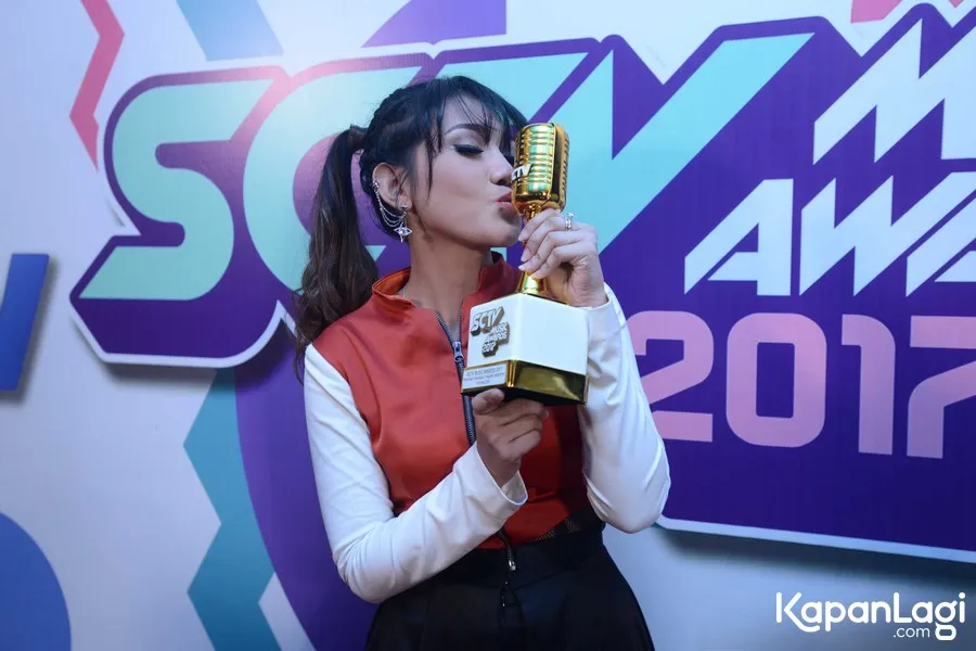 Via Vallen sudah beberapa kali memenangkan penghargaan bergengsi. © KapanLagi.com/Bayu Herdianto