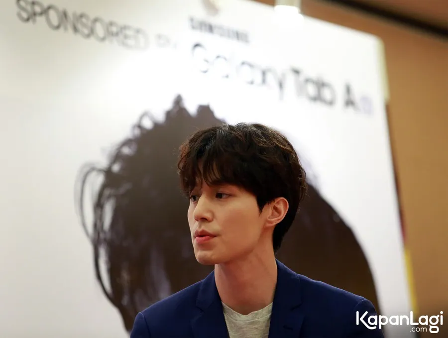 Lee Dong Wook dalam fan meeting Dear My Friend di Indonesia. © KapanLagi.com/Muhammad Akrom Sukarya