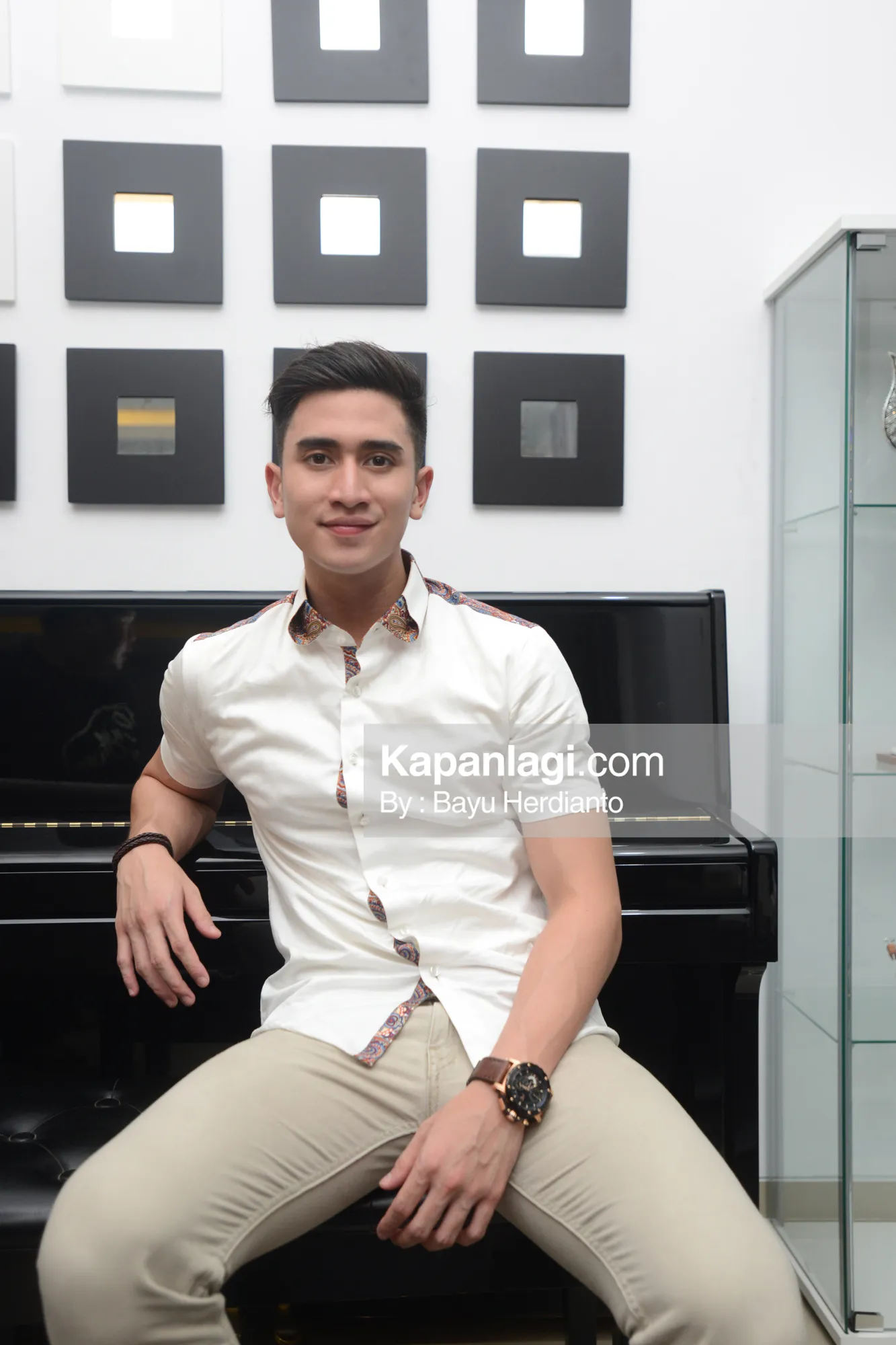 Verrell Bramasta urungkan niat untuk memberi klarifikasi pada awak media terkait video ciumannya yang tersebar di social media © KapanLagi.com/Bayu Herdianto