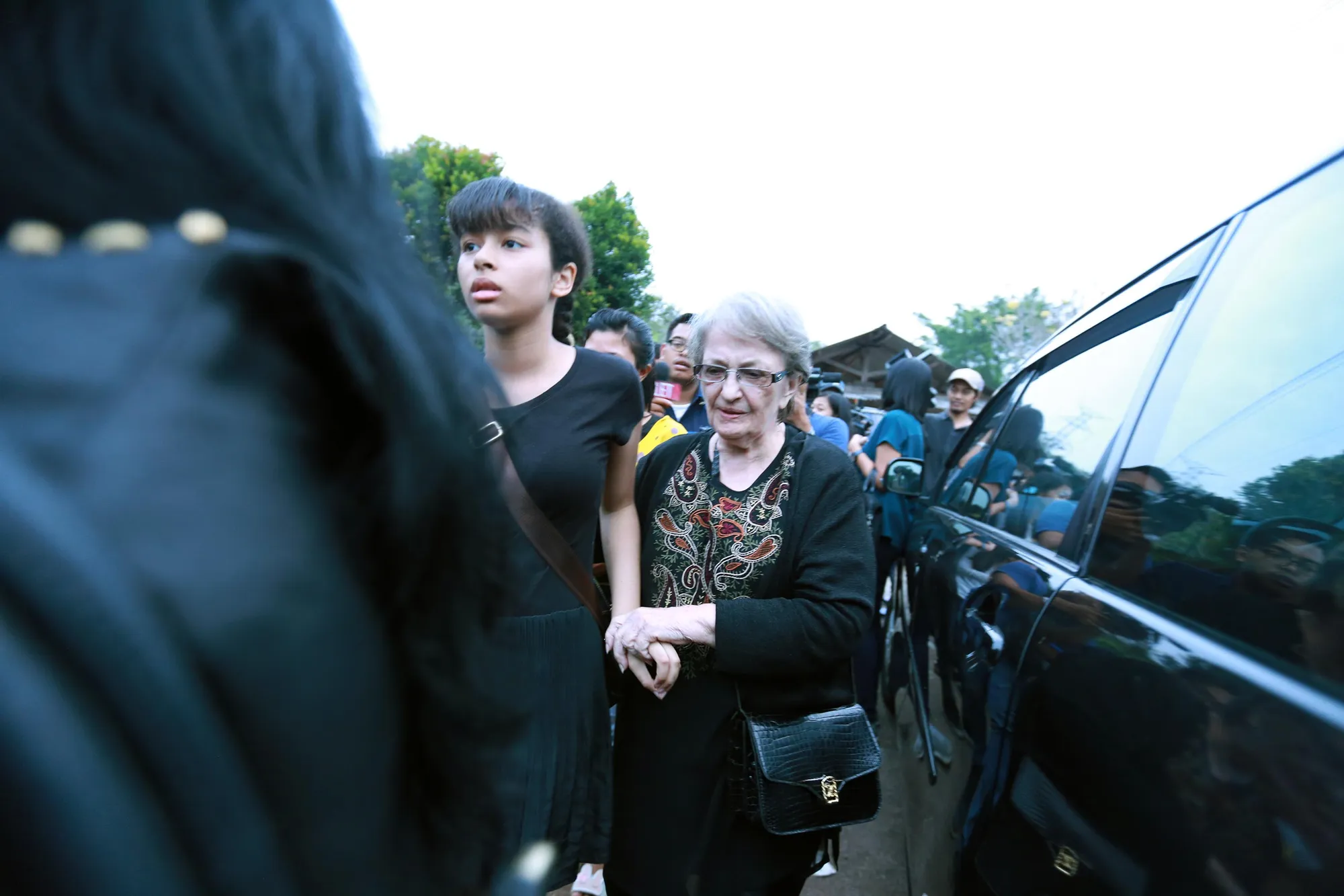Swetlana Zein, saat menghadiri pemakaman Yana Zein © KapanLagi.com/Muhammad Akrom Sukarya