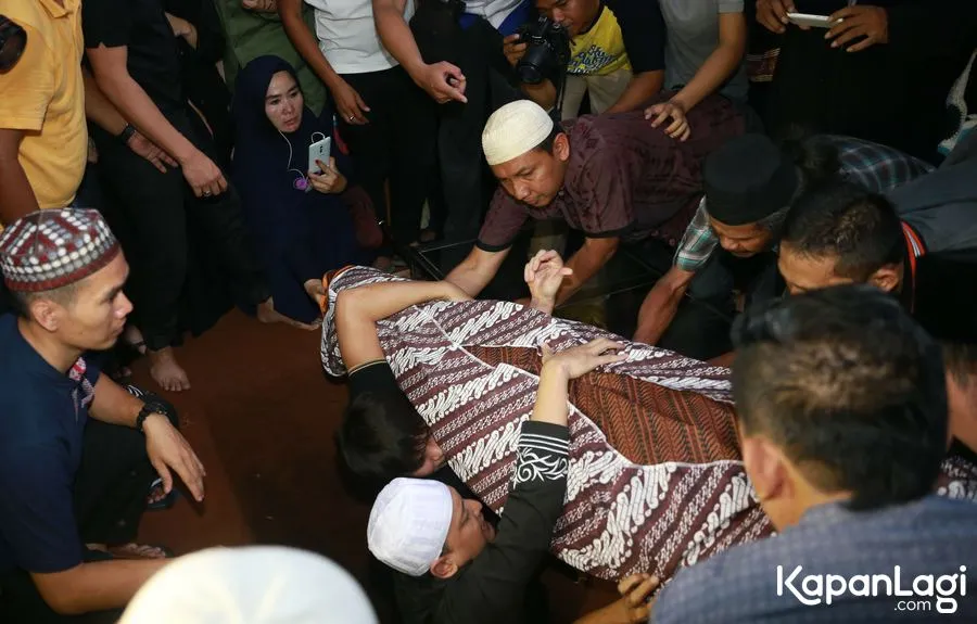 Nia Anggia melihat meninggalnya sang kakak terjadi sangat indah karena tak ada sakit yang ia lihat sama sekali © KapanLagi.com/Agus Apriyanto