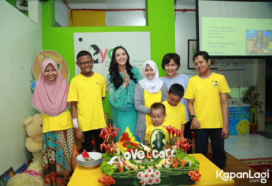 Elvira buka bareng anak-anak cancer survivor © KapanLagi.com®/Akrom Sukarya