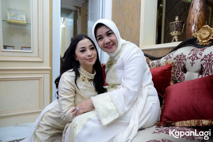 Sang bunda ingin sosok suami imam yang baik untuk Nikita Willy. © KapanLagi.com/Bayu Herdianto