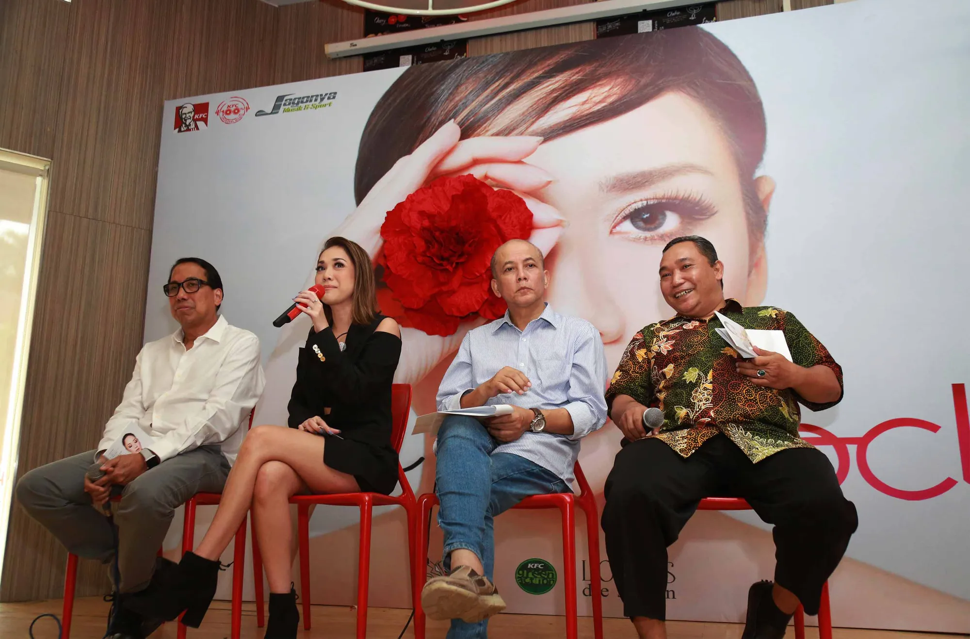 Bunga Citra Lestari akui kalau suami adalah sosok pendukung terbesar dalam karirnya © KapanLagi.com/Muhammad Akrom Sukarya