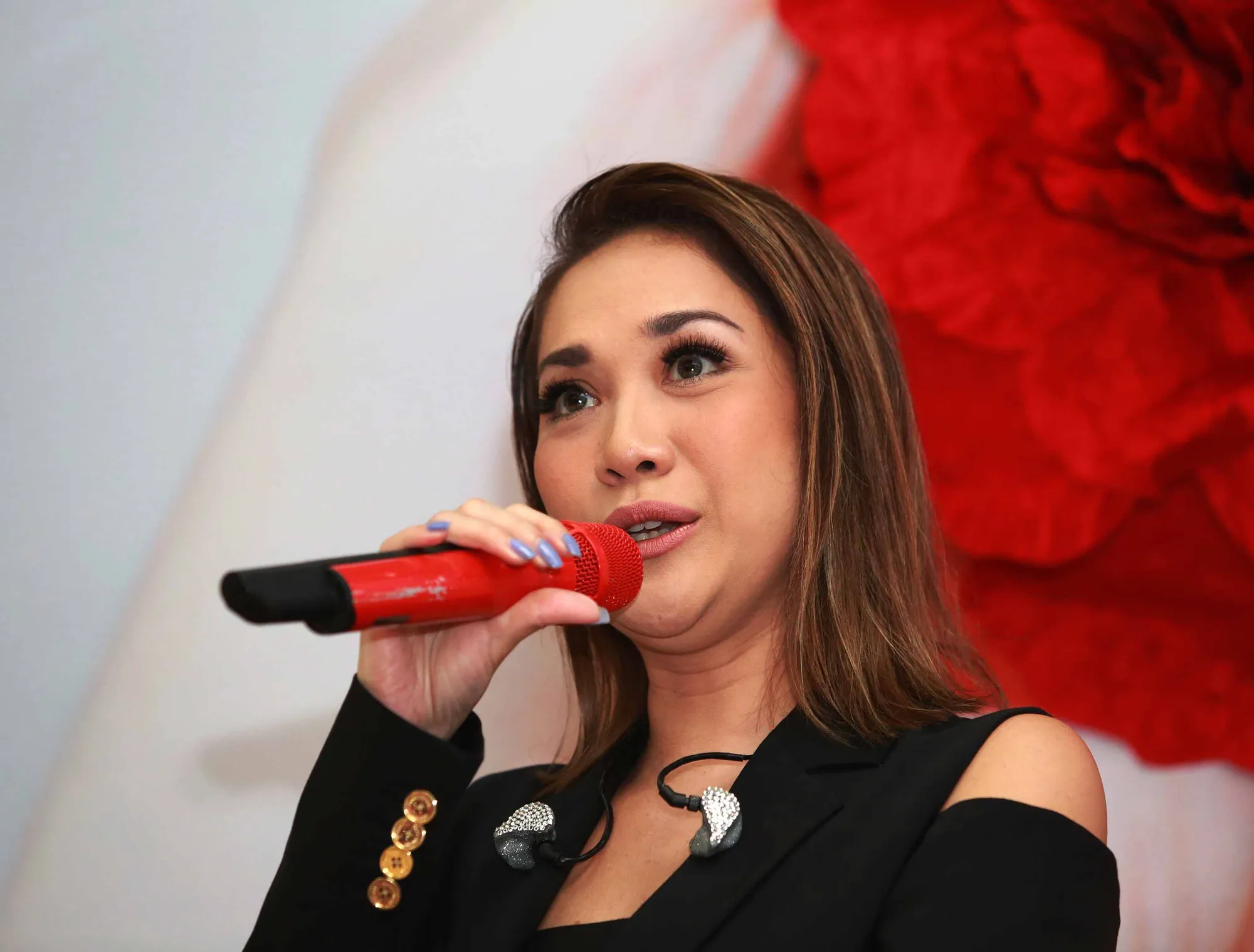 Bunga Citra Lestari mengaku kaget dengan talenta bernyanyi yang dimiliki Joe Taslim © KapanLagi.com/Muhammad Akrom Sukarya