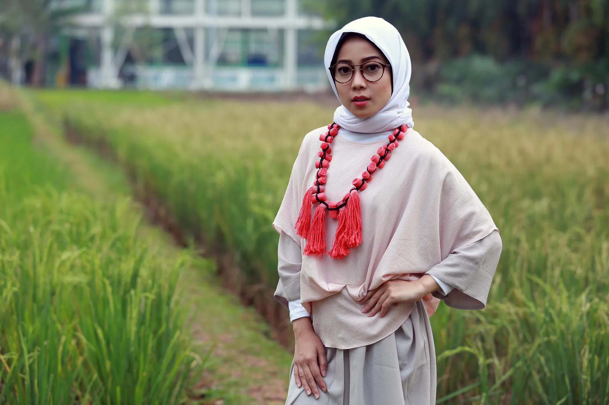 Meski jadi pengalaman pertama, Karina Salim tetap merasa nyaman kenakan hijab © KapanLagi.com/Muhammad Akrom Sukarya