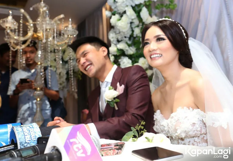 Setelah menikah, Fendy Chou dan Stella Cornelia ingin rasakan momen pacaran dulu. © KapanLagi.com/Agus Apriyanto