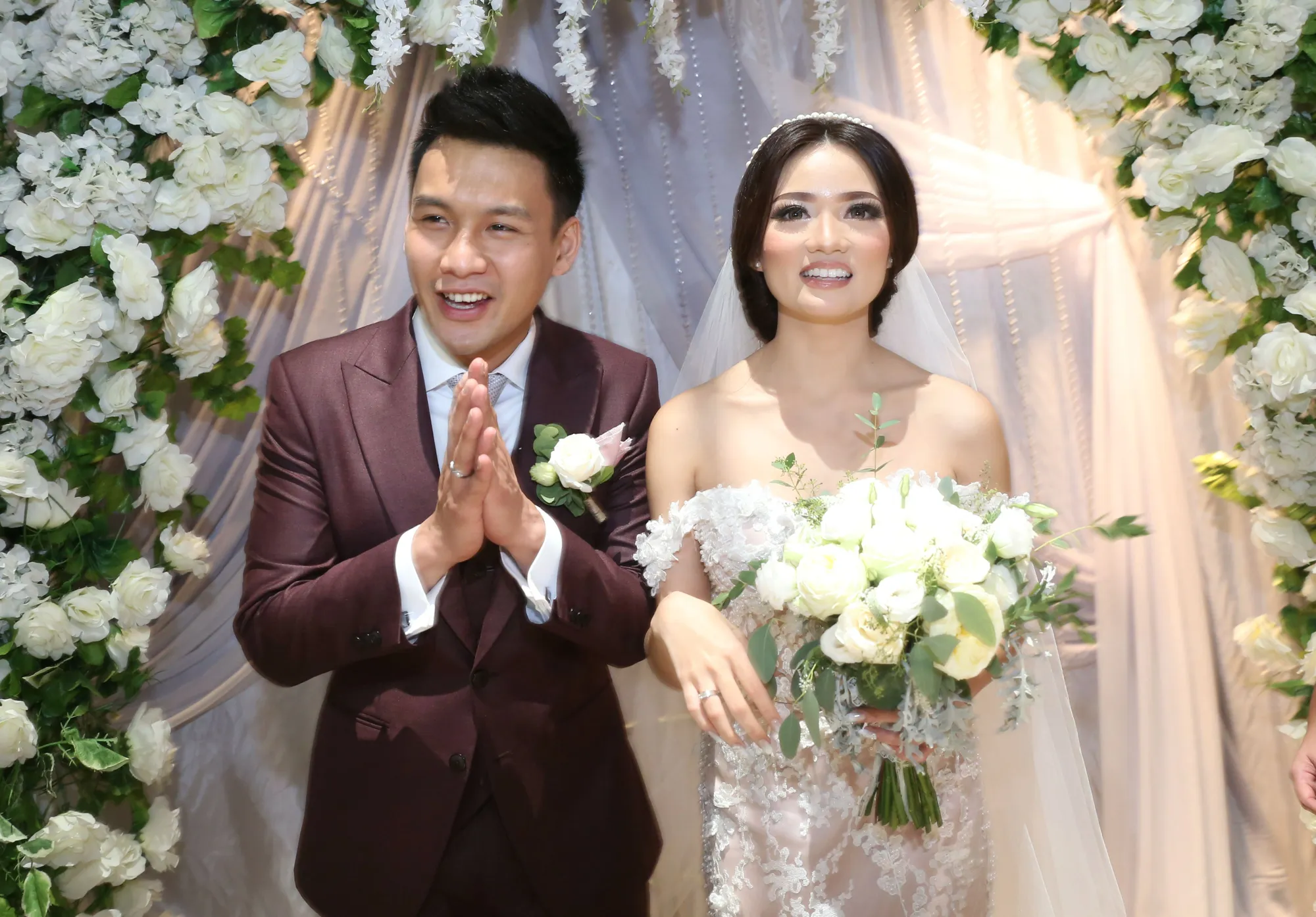 Urus semua kebutuhan pernikahan langsung, Fendy Chou dan Stella Cornelia merasa puas dengan hasilnya © KapanLagi.com/Agus Apriyanto