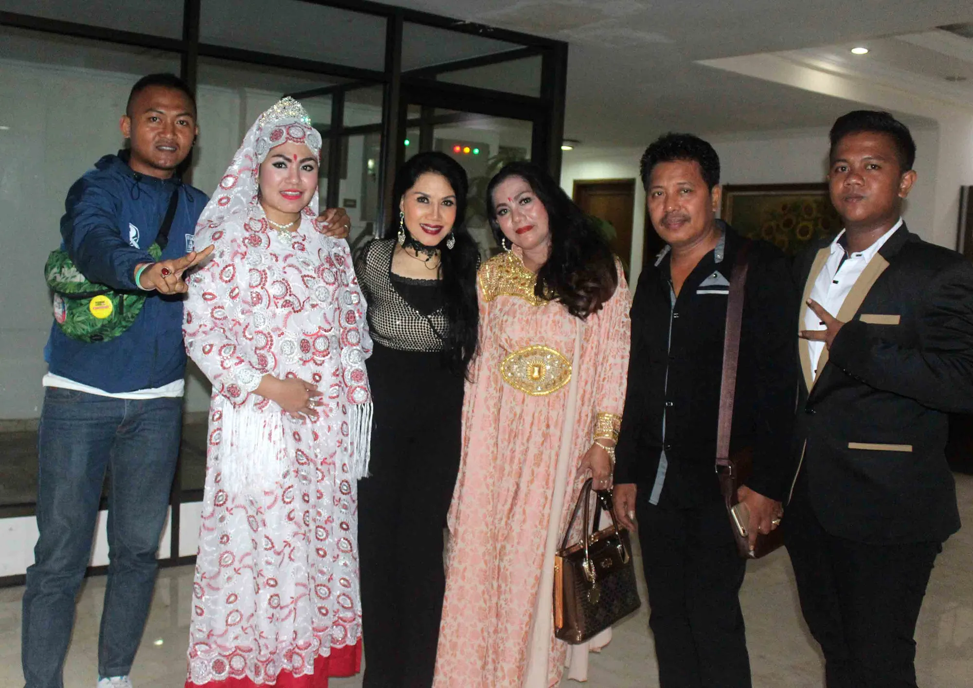 Rita Sugiarto tegaskan kalau sampai sekarang belum ada keluarga dangdut yang merilis album bersama © KapanLagi.com/Bayu Herdianto