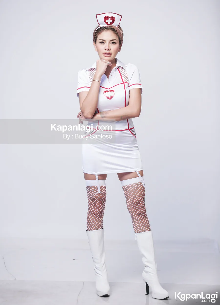 Tak hanya boneka, Nikita Mirzani berencana menjual produk perawatan kewanitaan. © KapanLagi.com/Budy Santoso