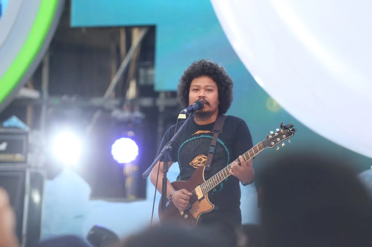 Butuh tantangan baru, jadi alasan kenapa Payung Teduh usung gaya musik yang berbeda © KapanLagi.com/Fikri Alfi Rosiyadi
